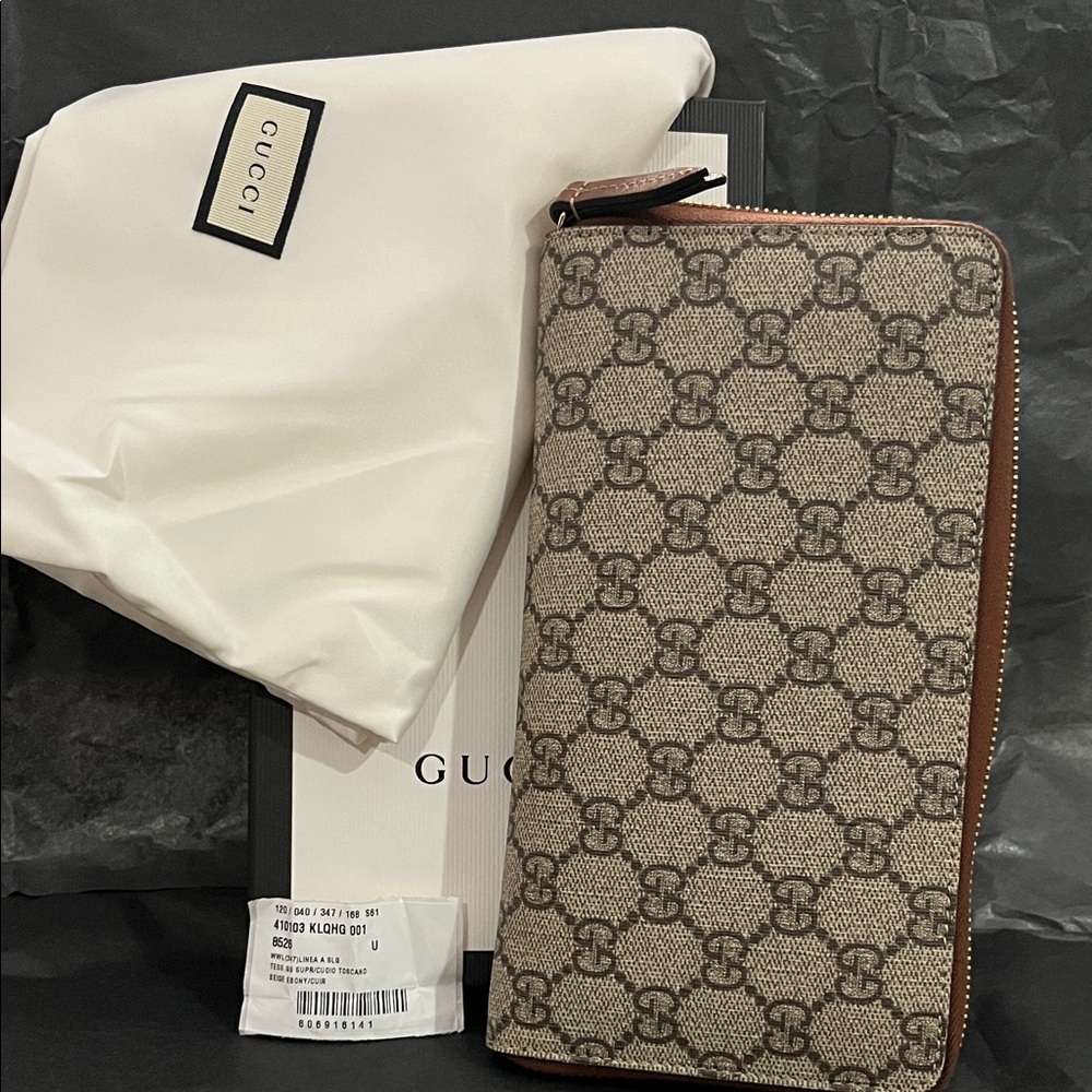 Gucci Beige and Brown Patterned Wallet